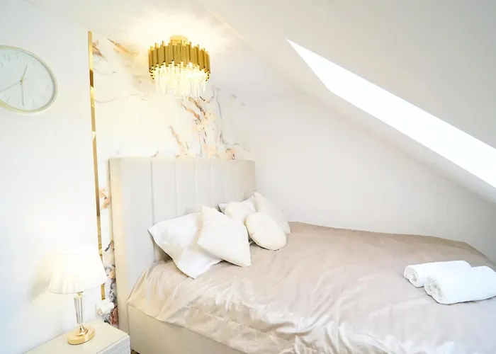 Every Sky Staszica 30 شقة