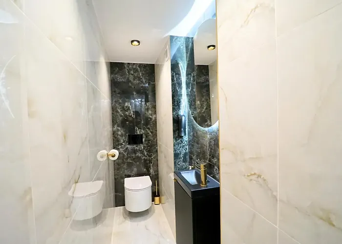 Every Sky Staszica 30 شقة