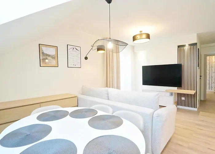 Every Sky Staszica 30 شقة